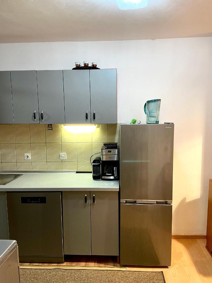 Airport Sarajevo Apartment 2 ภายนอก รูปภาพ